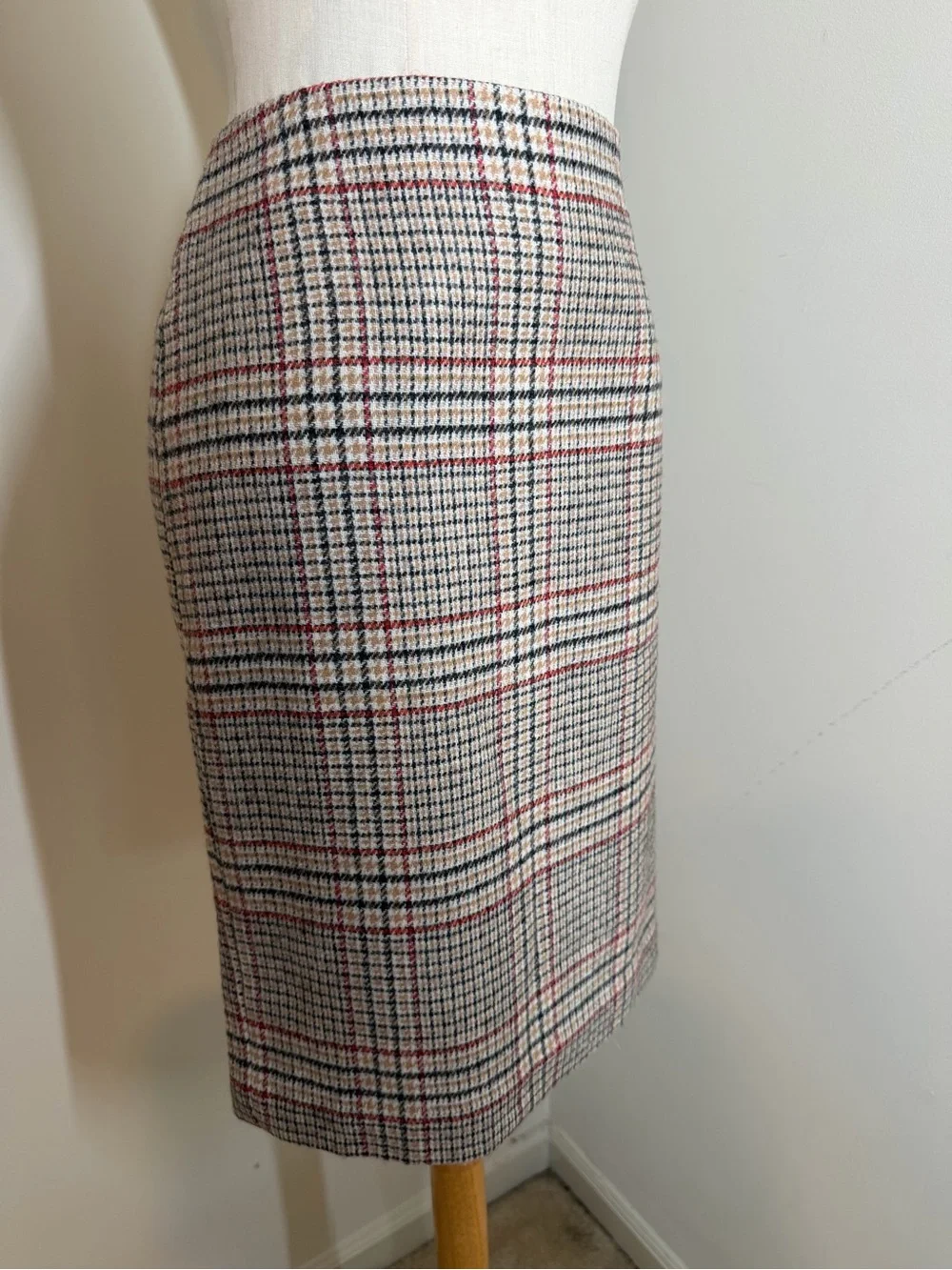 Talbots Petites Beige Plaid Knee Length -SZ 8P- Vented Lined Pencil Skirt